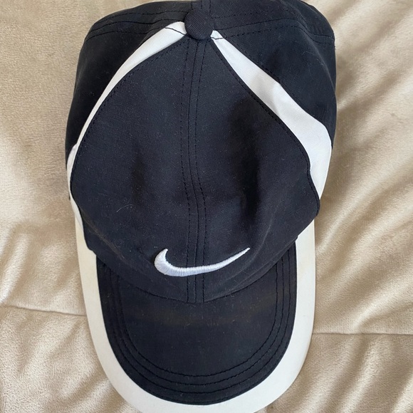 Nike Golf Hat - Picture 1 of 5